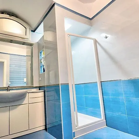 Sleeps 5 Air Con Wifi * أمالفي