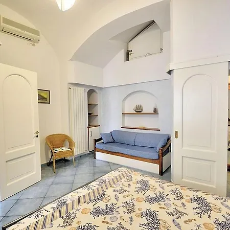 Sleeps 5 Air Con Wifi شقة