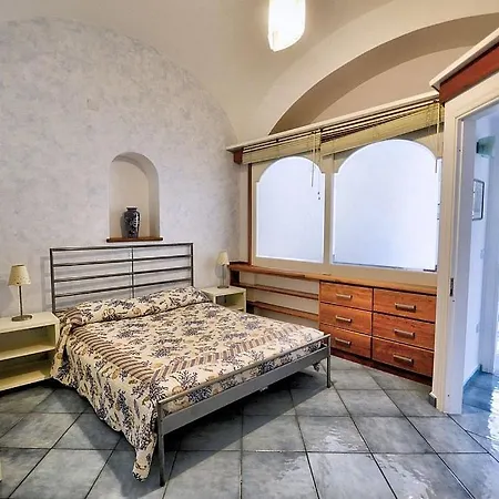Sleeps 5 Air Con Wifi *