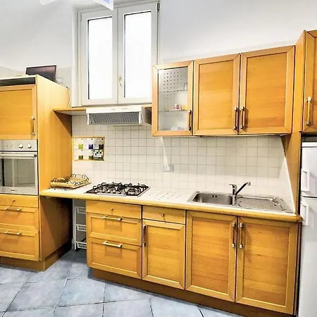 Sleeps 5 Air Con Wifi أمالفي
